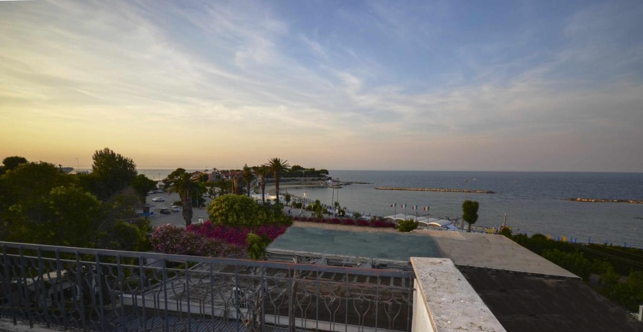 مبيت وإفطار تراني Golden Bay المظهر الخارجي الصورة